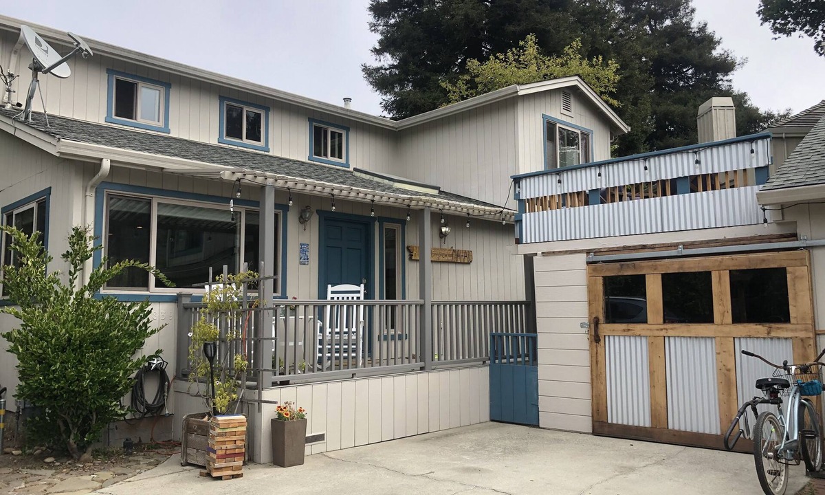 Eastside Santa Cruz House | Sunny and Large 3 Bedroom Family Beach House. 30 day rental
