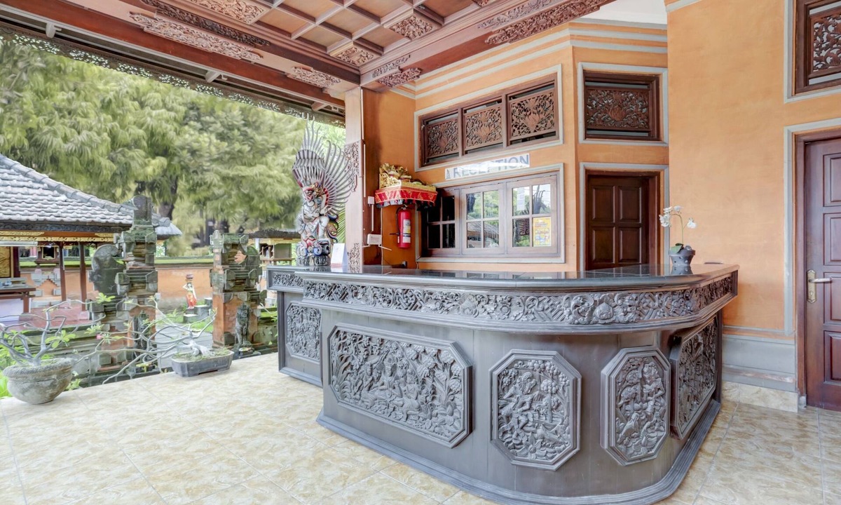 Diponegoro Hotel | Super OYO 3261 Hotel Ratu