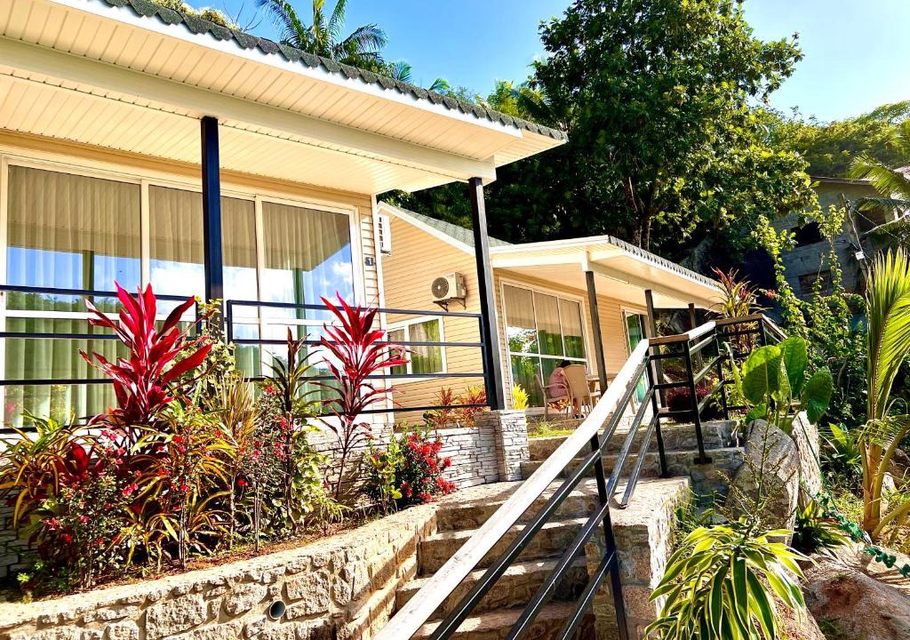 Mahe Island House | Takamakasky Villas