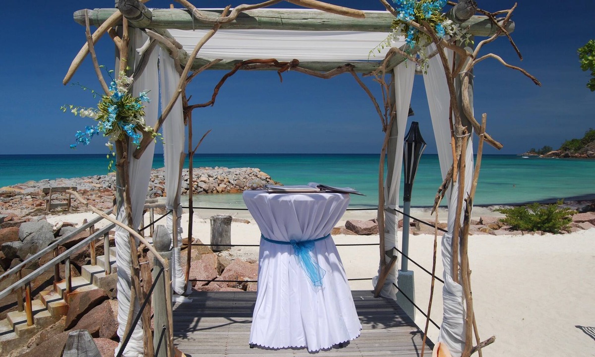Anse Kerlan House | The Islander Hotel