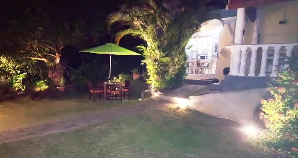 Anse aux Pins Apartment | The Reef Palm