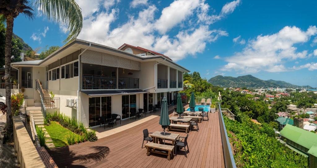 Zig Zag Ward House | The Ridge Residence