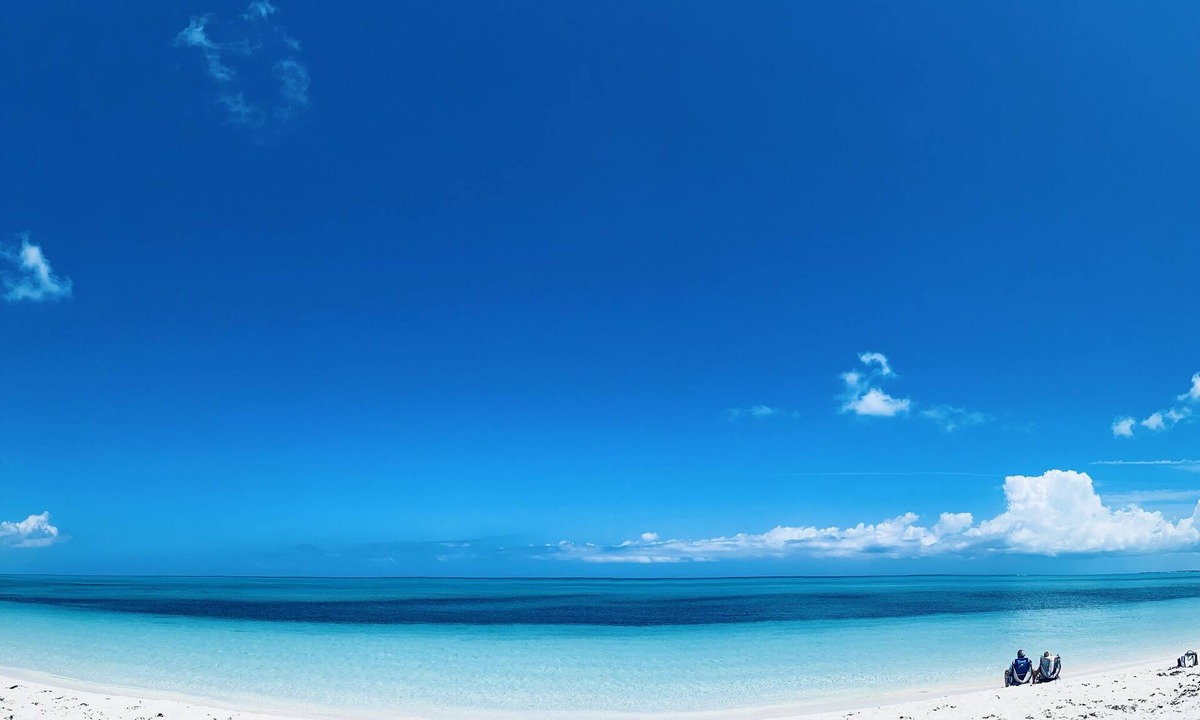 Discovery Bay House | The Flamingo House, Open & Breezy Island Home, Minutes From the Beach