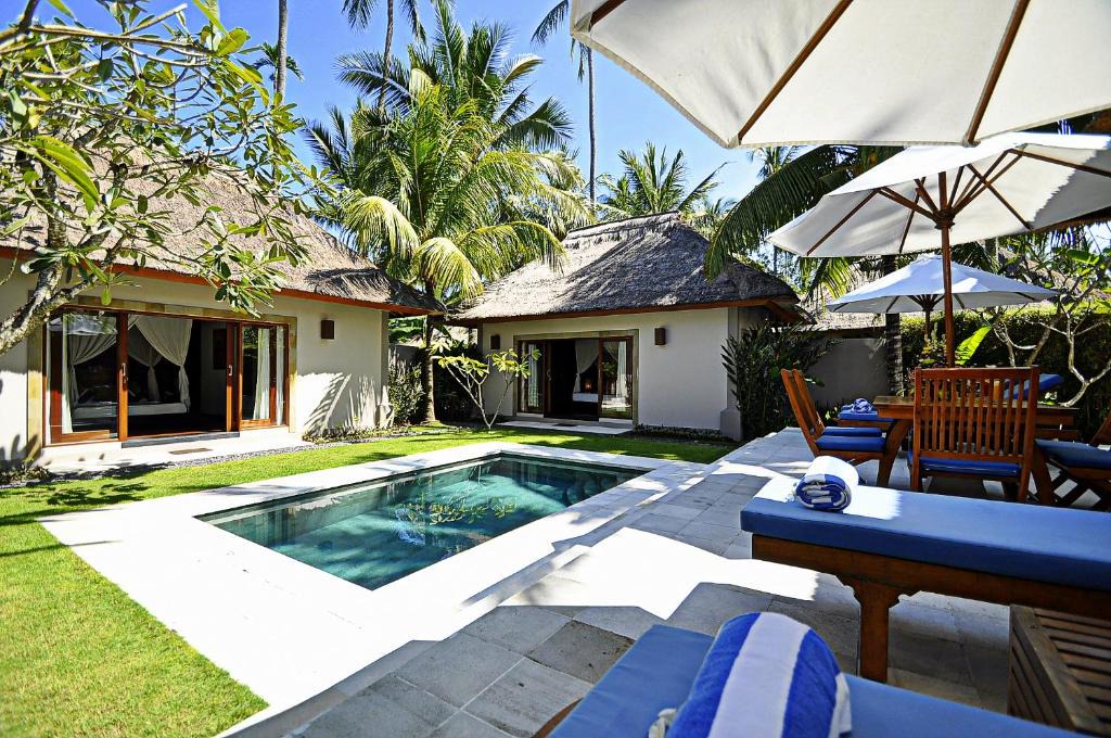 Sengkidu Villa | Two bedrooms villa with private pool, large landscape garden and kitchen