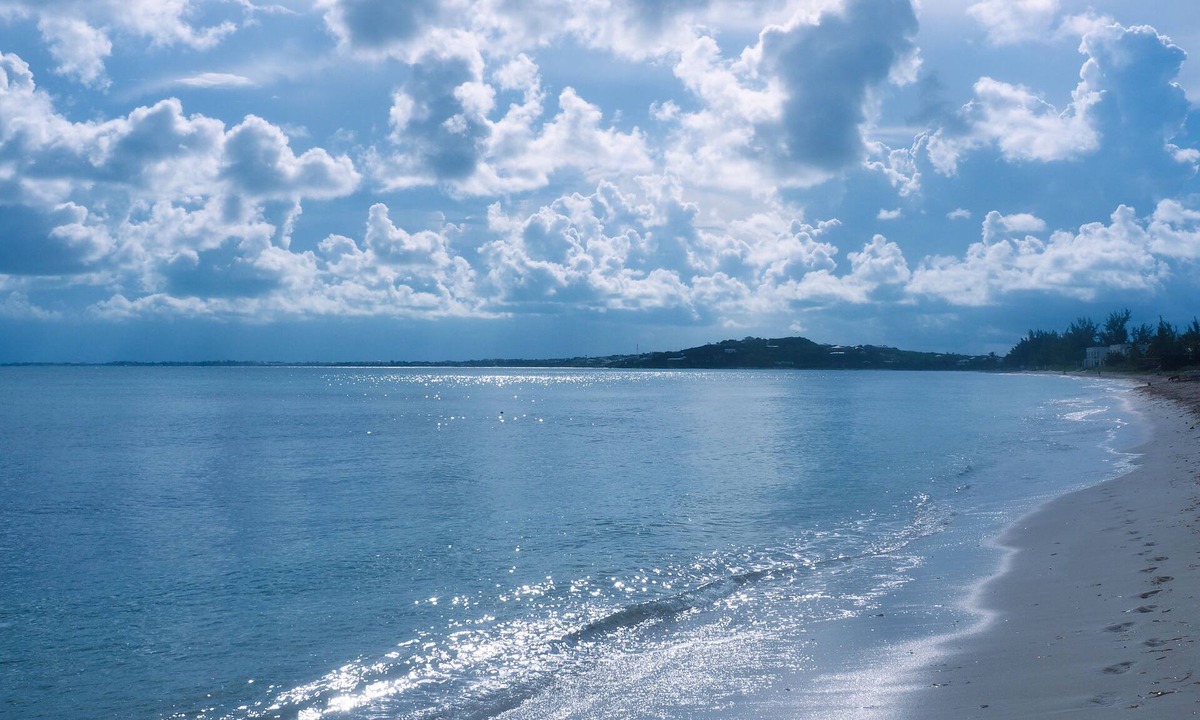 Blue Hills Apartment | Unrivalled beach access!