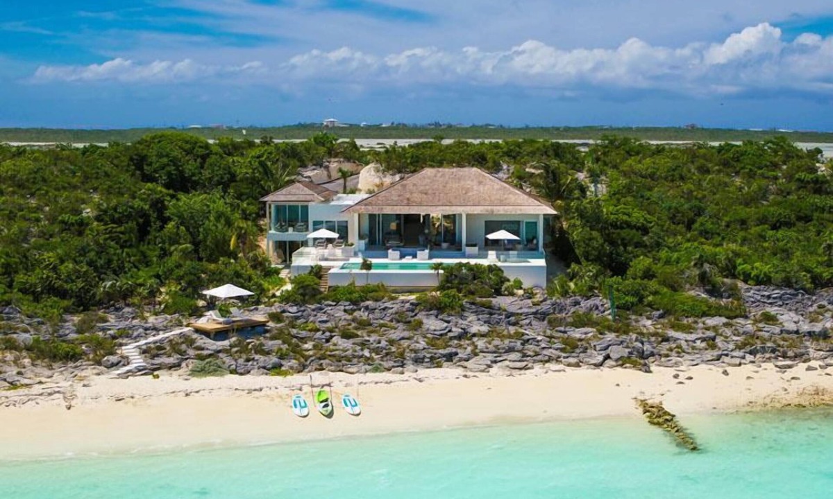 Juba Sound Villa | Villa Bristol Bliss | Beach Front - Located in Magnificent Turtle Tail with Private Pool