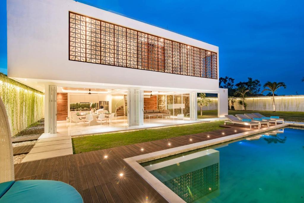Sunset Road Villa | Villa Kamag Seminyak