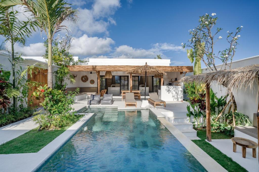 Beraban Villa | Villa Ruta II - Luxury 2BR tropical villa next to Luna BC and Nyanyi beach