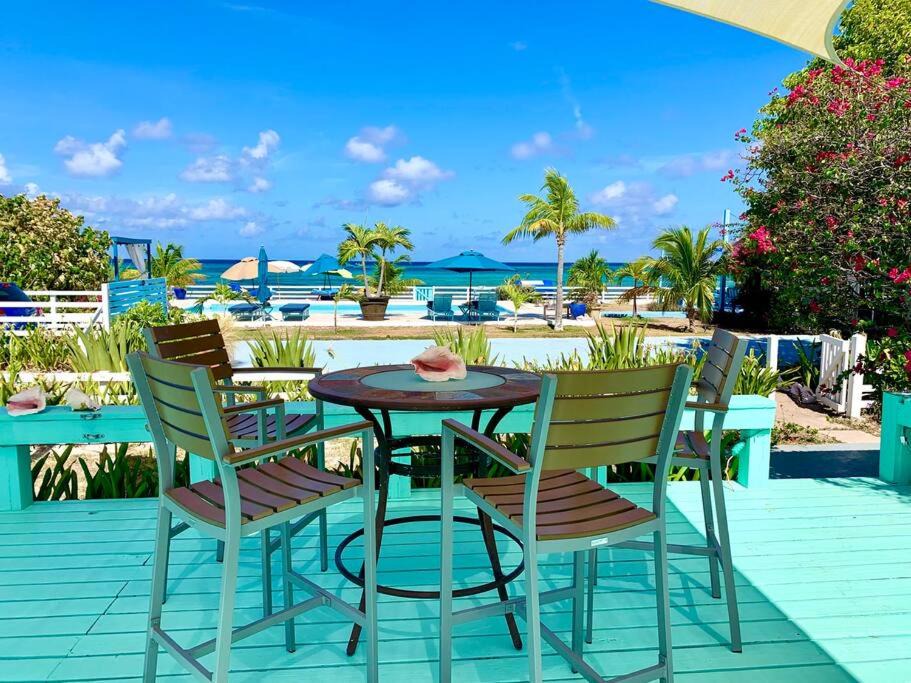 Cockburn Town Villa | Villa Turque
