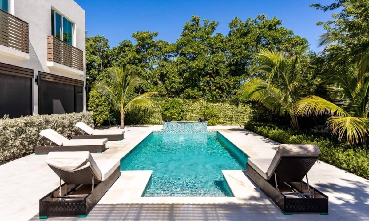 Long Bay House | Walk To Beach & Shops! Beautiful Patio/Pool-CV41-2