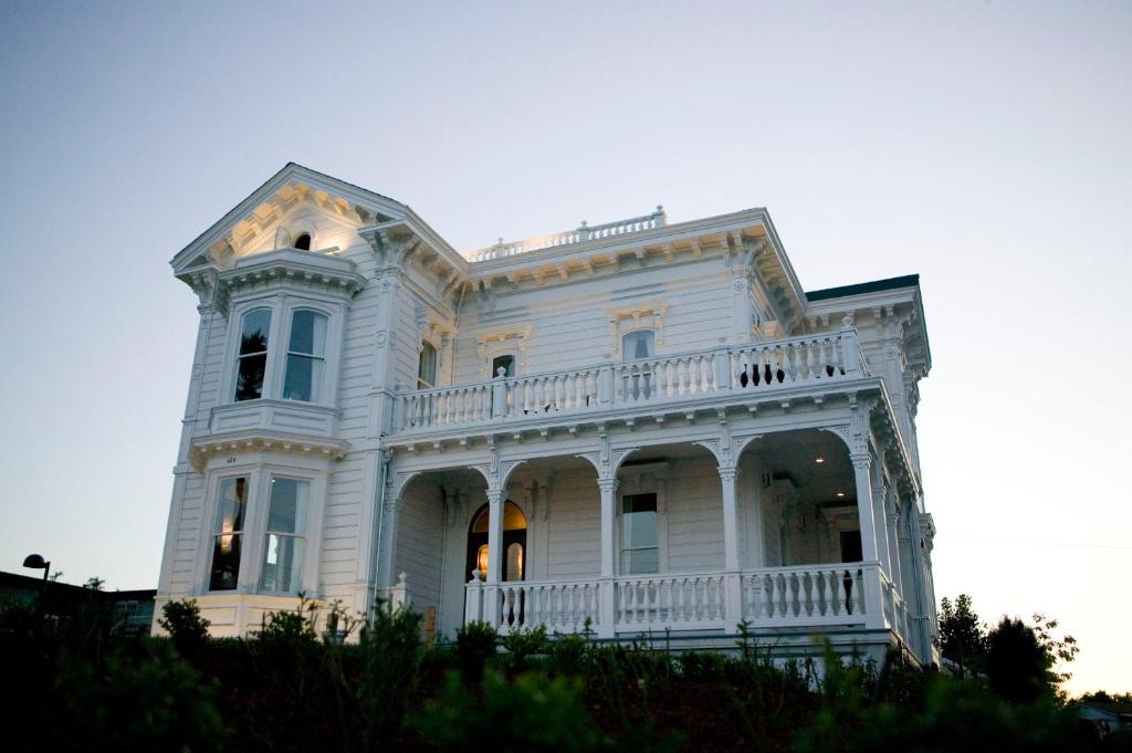 Westside Santa Cruz Hotel | West Cliff Inn, A Four Sisters Inn