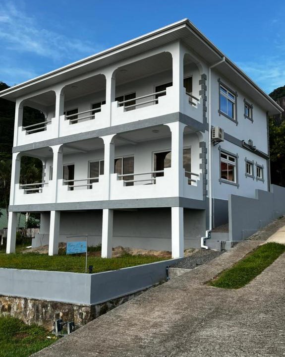 Port Glaud Apartment | Western Ocean Breeze Self Catering