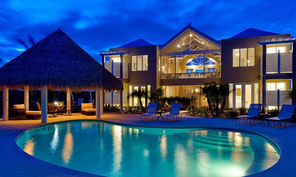 Long Bay Hills Villa | WINDHAVEN : CASUAL CARIBBEAN ELEGANCE - RIGHT ON THE BEACH