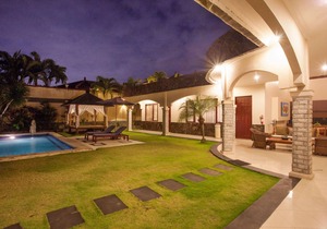 1 BR Romantic Private Pool Villa in Ungasan Near GWK Cultural Park