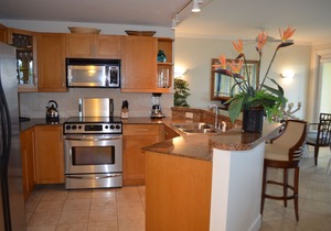3rd Floor Deluxe, 2 Bedrooms, 2 1/2 Bathrooms, Ocean Front Villa (sleeps 4-5)