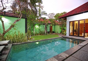 7 bedrooms, 3 villas, 3 private pools, central seminyak, cleaning staff