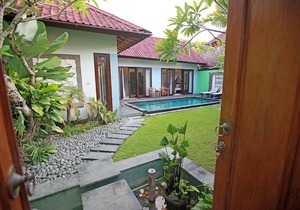 7 bedrooms, 3 villas, 3 private pools, central seminyak, cleaning staff