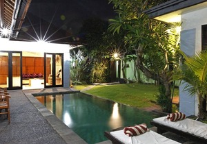 7 bedrooms, 3 villas, 3 private pools, central seminyak, cleaning staff