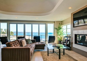 A Luxury Oceanside Dream Beach House in Capitola Village *Panoramic Ocean Views*