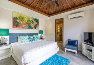 BEACHFRONT 3 BEDROOM FAMILY VILLA This luxury 3 bed villa epitomes style, luxury and comfort