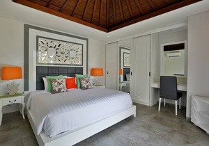 BEACHFRONT 3 BEDROOM FAMILY VILLA This luxury 3 bed villa epitomes style, luxury and comfort