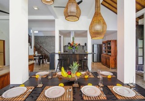 Beautiful 4 Bedroom Villa, Oberoi