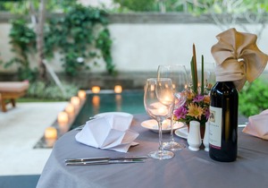 Luxury Villa near Ubud with private infinity pool and a lounging pavilion