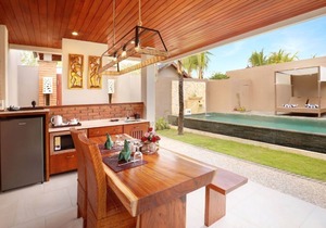 One Bedroom Suite Villa with a private pool only 5 minutes drive to the beach
