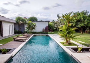 Rent a Luxury Villa in Bali Close to the Beach, Bali Villa 2035