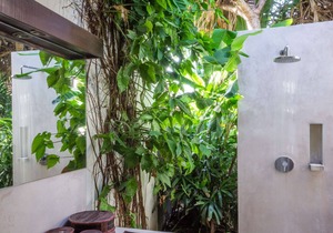 Rent a Luxury Villa in Bali Close to the Beach, Bali Villa 2035