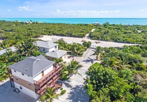 Sea La Vie - Beachside 2 Bedrooms Unit #4, with ocean views