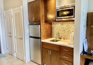 Spectacular Beachfront Condo, Ocean Views of Grace Bay, Suite #123