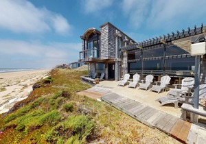 SPECTACULAR OCEAN-FRONT HOME IN MONTEREY BAY