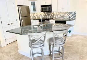 Villa Renaissance 503: 2nd Floor 1 Bedroom Pool/Garden View Villa: Sleeps 2-4