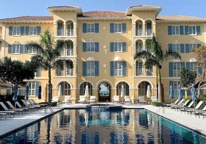 Villa Renaissance 503: 2nd Floor 1 Bedroom Pool/Garden View Villa: Sleeps 2-4