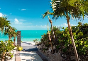 WINDHAVEN : CASUAL CARIBBEAN ELEGANCE - RIGHT ON THE BEACH