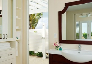 WINDHAVEN : CASUAL CARIBBEAN ELEGANCE - RIGHT ON THE BEACH