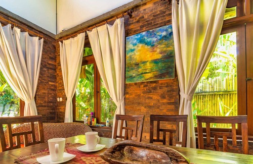 Jimbaran Bay Villa | 10 Bedroom Villa for Team Friendly Coworking or Big Family