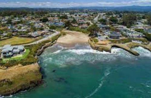 Eastside Santa Cruz House | 149 m² House ∙ 3 bedrooms ∙ 8 guests