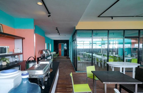 Sunset Road Hotel | 16 m² Hotel ∙ 3 guests
