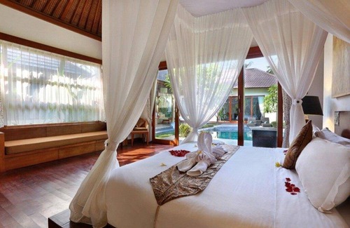 Sayan Villa | 1600 m² Villa ∙ 1 bedroom ∙ 16 guests