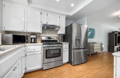 Rio del Mar House | 2 Bedroom Seascape Getaway - 5 min from beach!