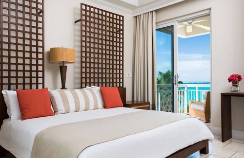 The Bight Resort | 2 BR Oceanfront, All-Inclusive Suite at Alexandra Resort