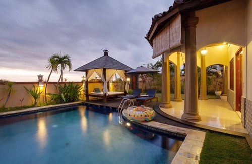 Bukit Villa | 2 BR Private Pool Villa Near GWK Cultural Park, 10 minutes drive to the beach