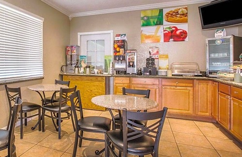 Westside Santa Cruz Hotel | 2-Star Hotel ∙ Quality Inn Santa Cruz