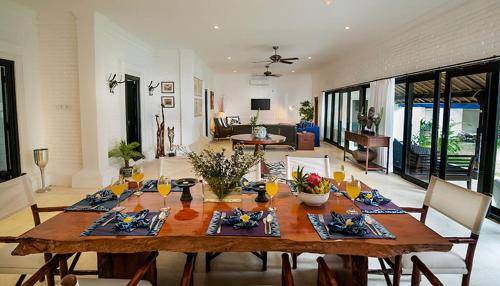 Sanur Kauh Villa | 2100 m² Villa ∙ 11 bedrooms ∙ 25 guests