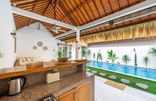 Sunset Road Villa | 220 m² Villa ∙ 2 bedrooms ∙ 4 guests