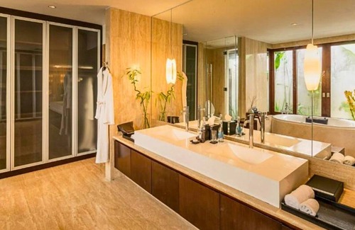 Pecatu Villa | 3500 m² Villa ∙ 5 bedrooms ∙ 10 guests