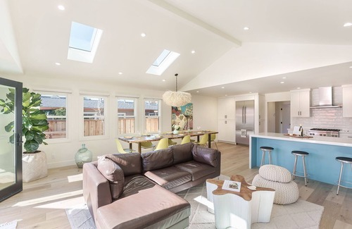 Capitola House | 3868 Emerald House - Quiet Street, Walk to Beaches