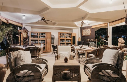 Candi Dasa Resort | 444 m² Resort ∙ 9 bedrooms ∙ 26 guests